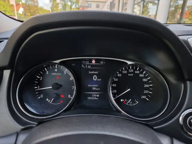 Nissan X-Trail view 17