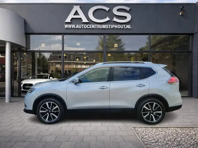 Nissan X-Trail view 5