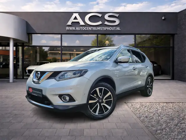 Nissan X-Trail view 2