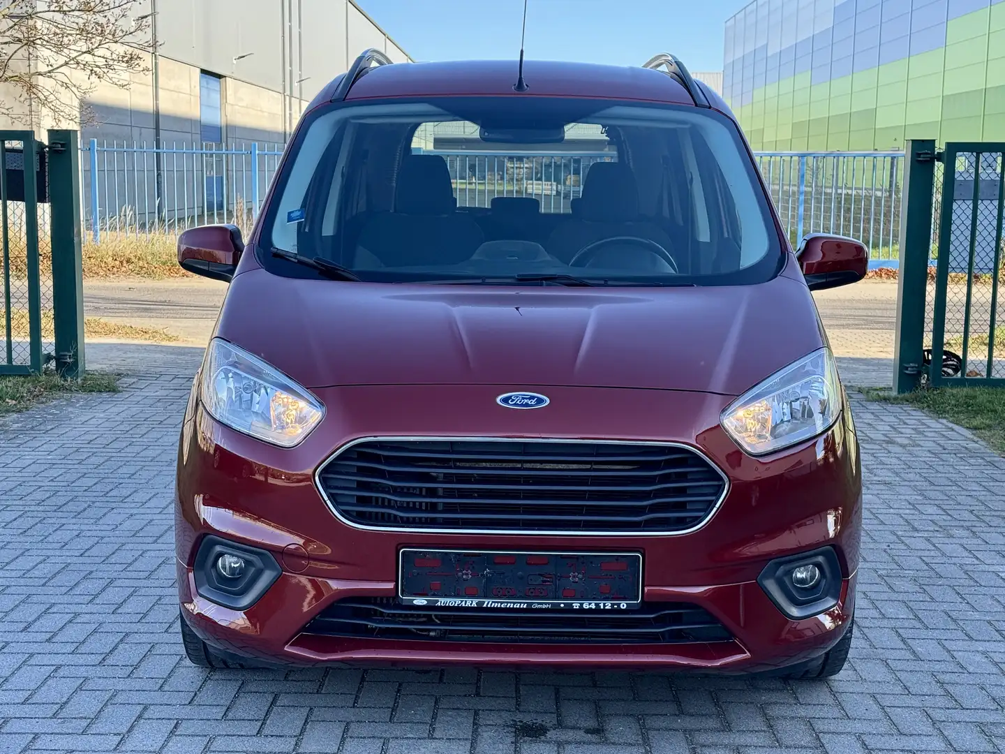 Ford Tourneo Courier Titanium, Klimaautomatik, Navi, Alus,Tempomat, NSW Rot - 2