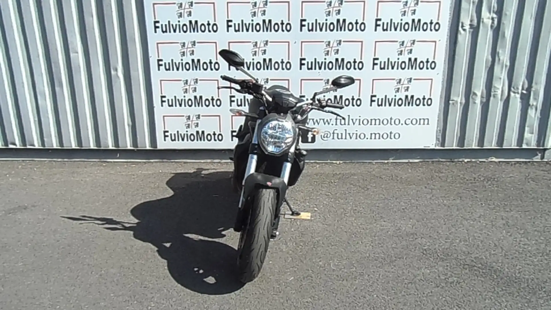 Ducati Monster 821 Negro - 2