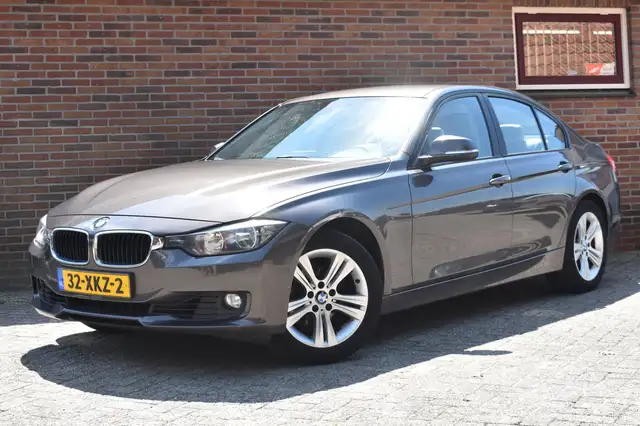 BMW 320 3-serie 320i Executive '12 Leder Navi