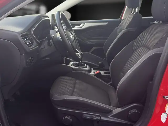 Ford Focus view 15