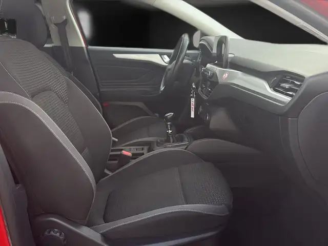 Ford Focus view 14