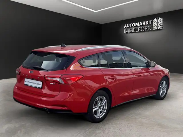 Ford Focus view 8