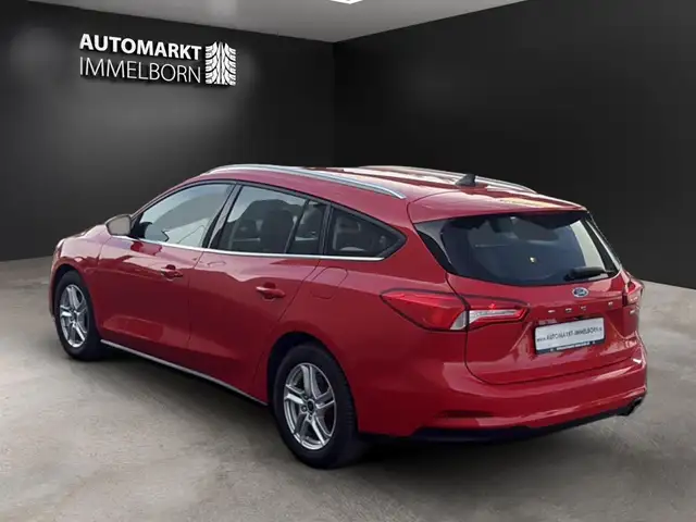 Ford Focus view 6