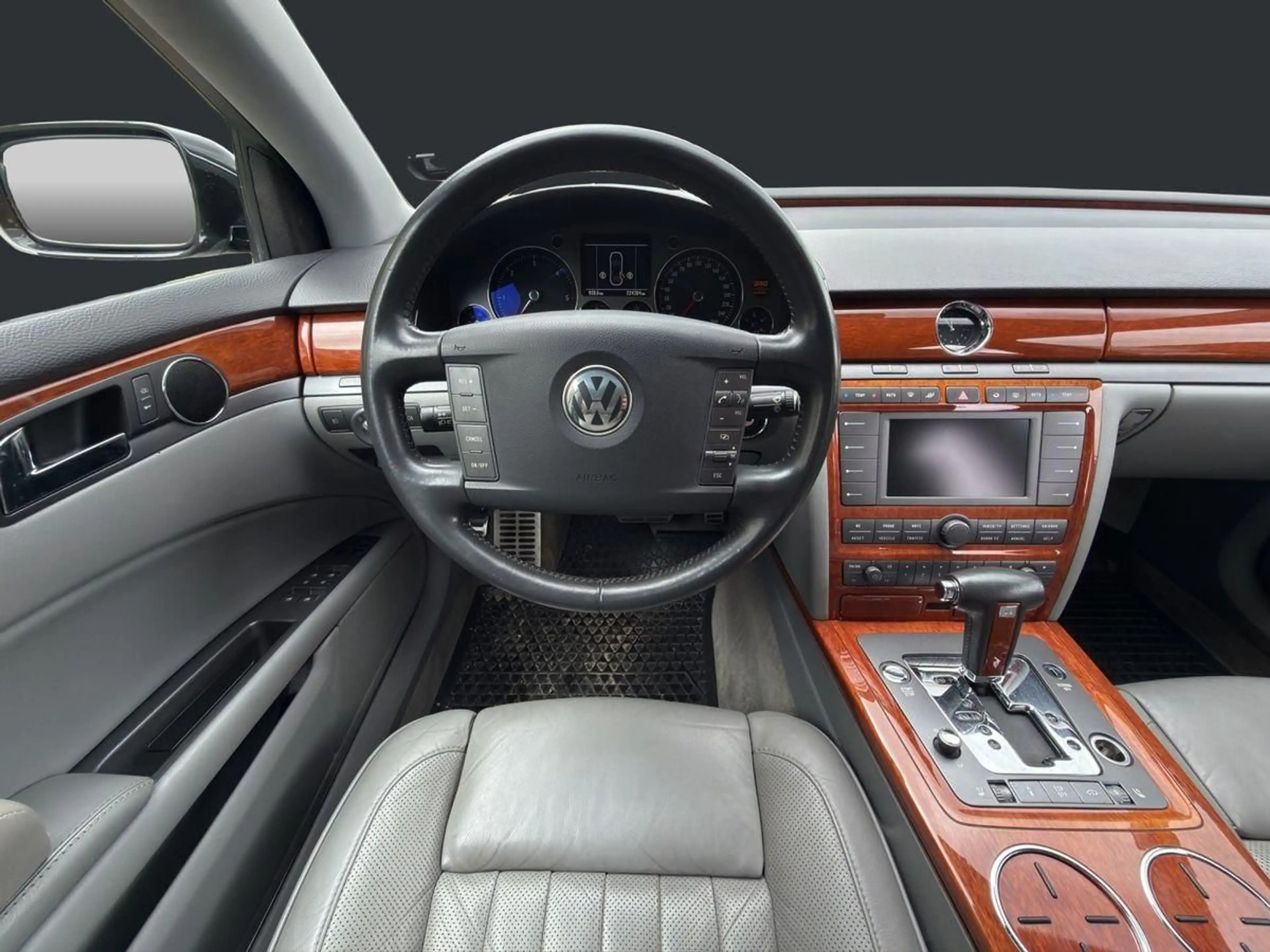 Volkswagen Phaeton TDI 3.0 4Motion*Xenon*PDC*Klima* — photo 15