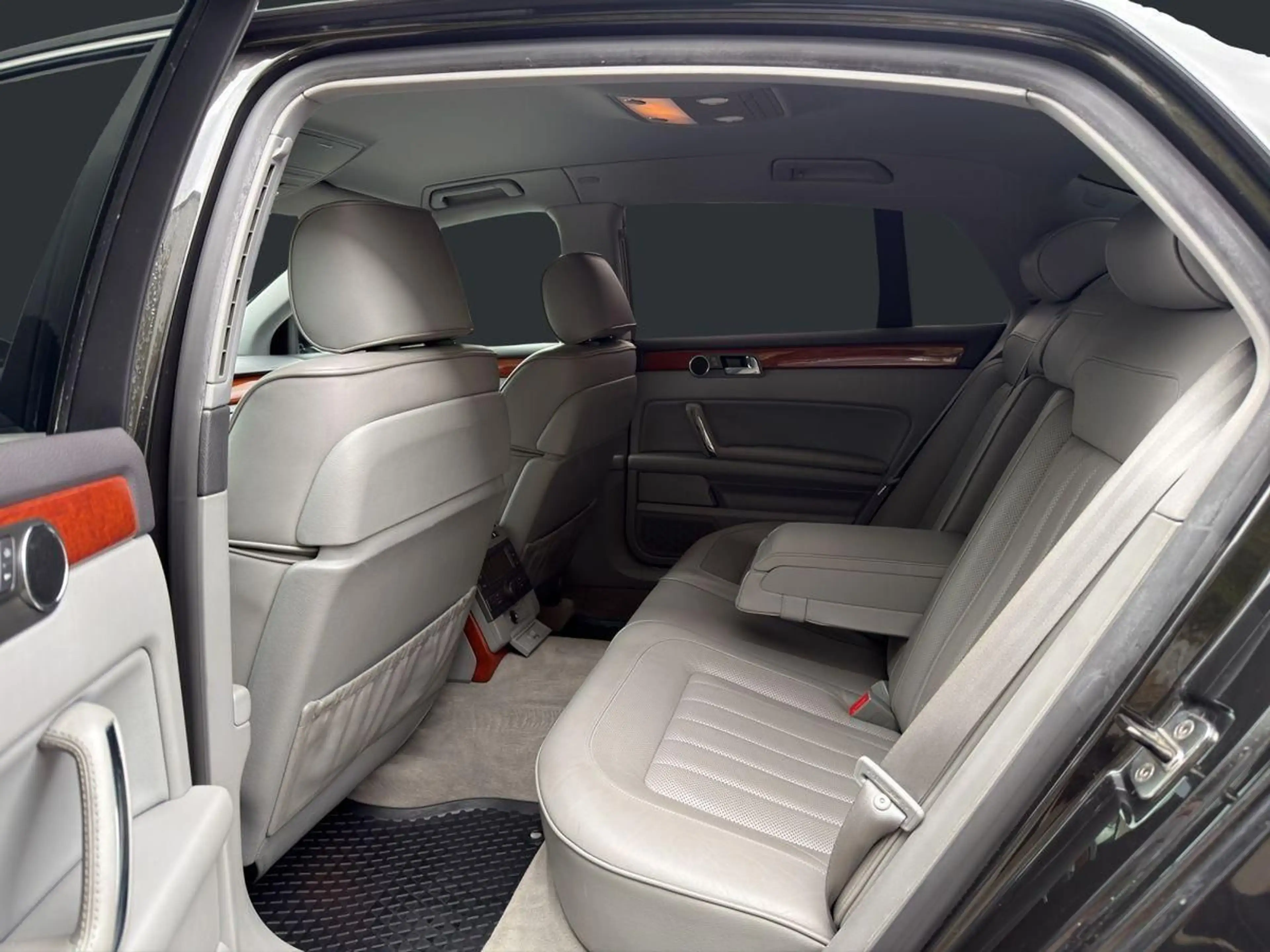 Volkswagen Phaeton TDI 3.0 4Motion*Xenon*PDC*Klima* — photo 11