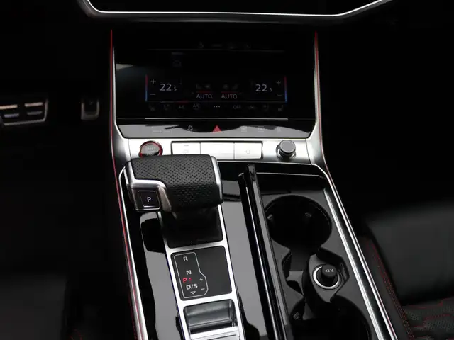 Audi RS6 view 13