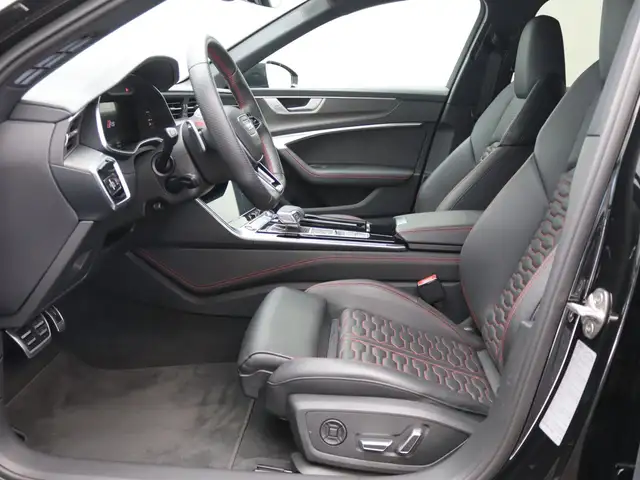 Audi RS6 view 12
