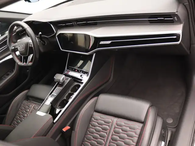Audi RS6 view 9