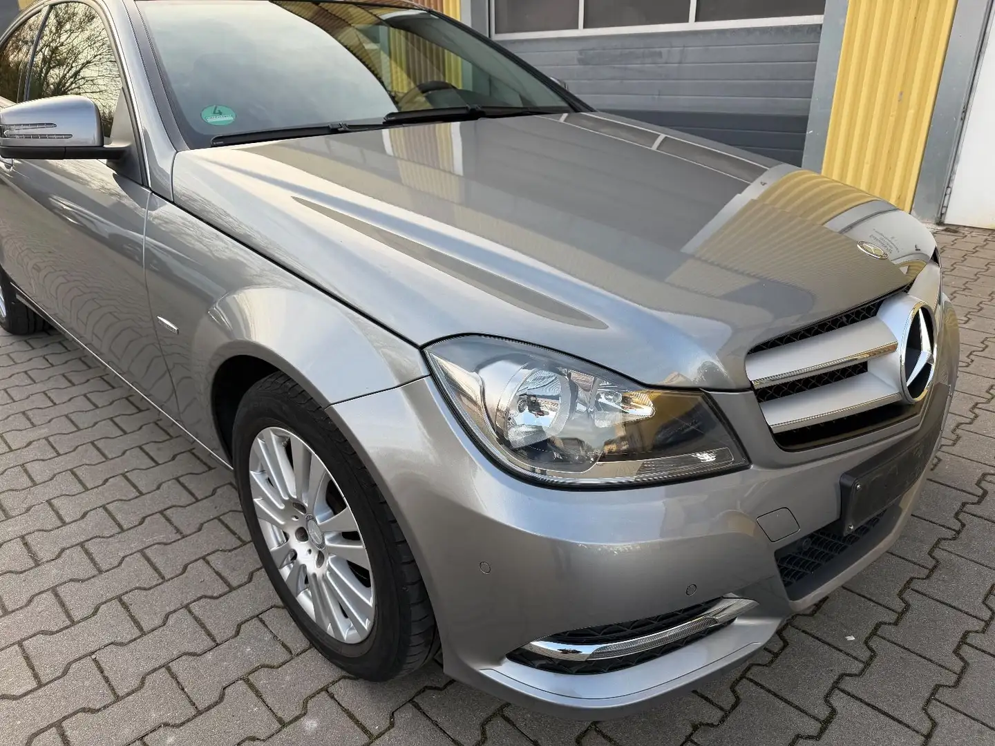 Mercedes-Benz C 180 Coupe CGI BlueEfficiency *Scheckheft Silber - 1