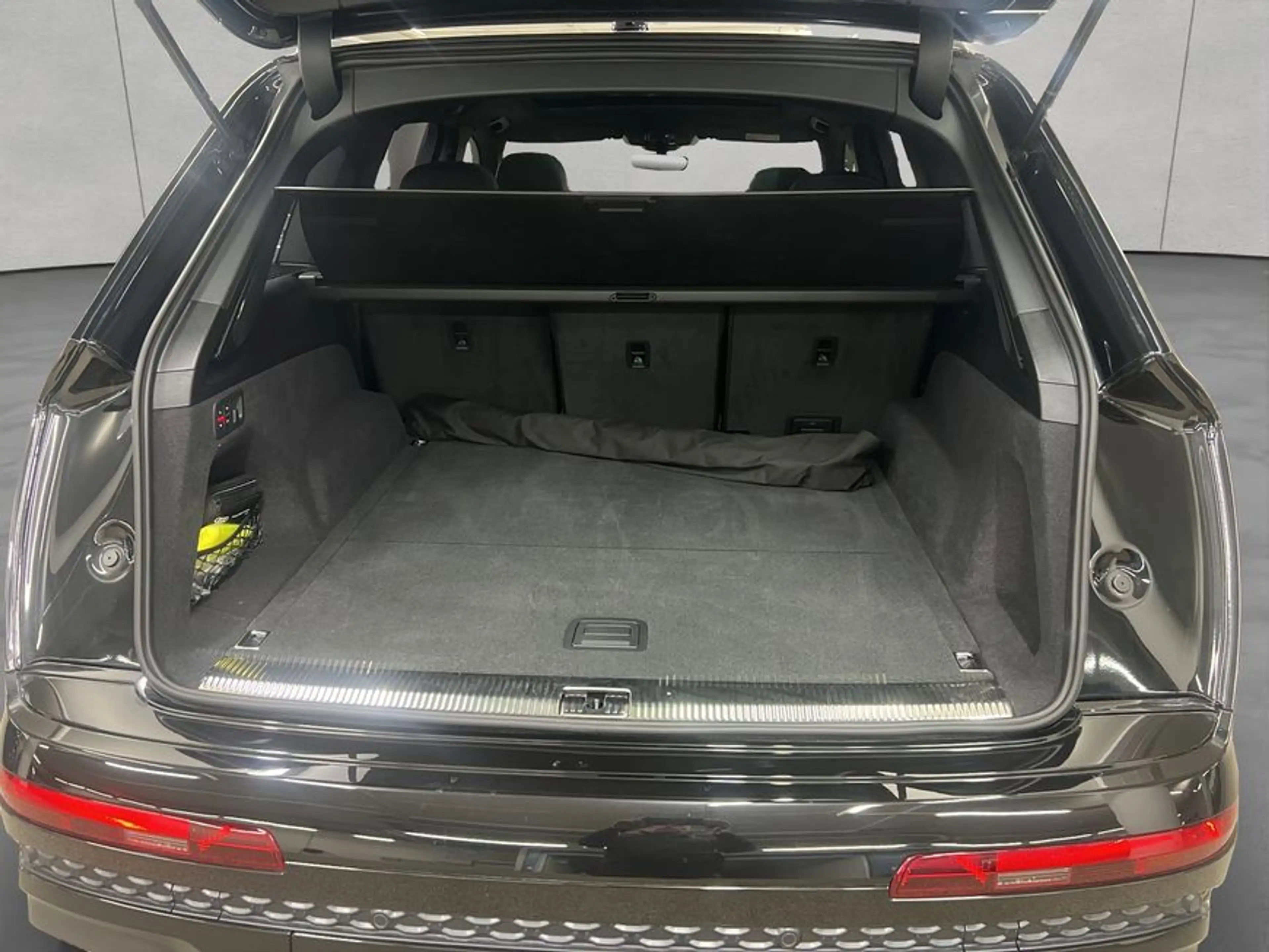 Audi SQ7 SUV TFSI tiptronic — photo 5
