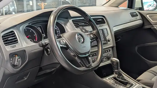 Volkswagen Golf view 11