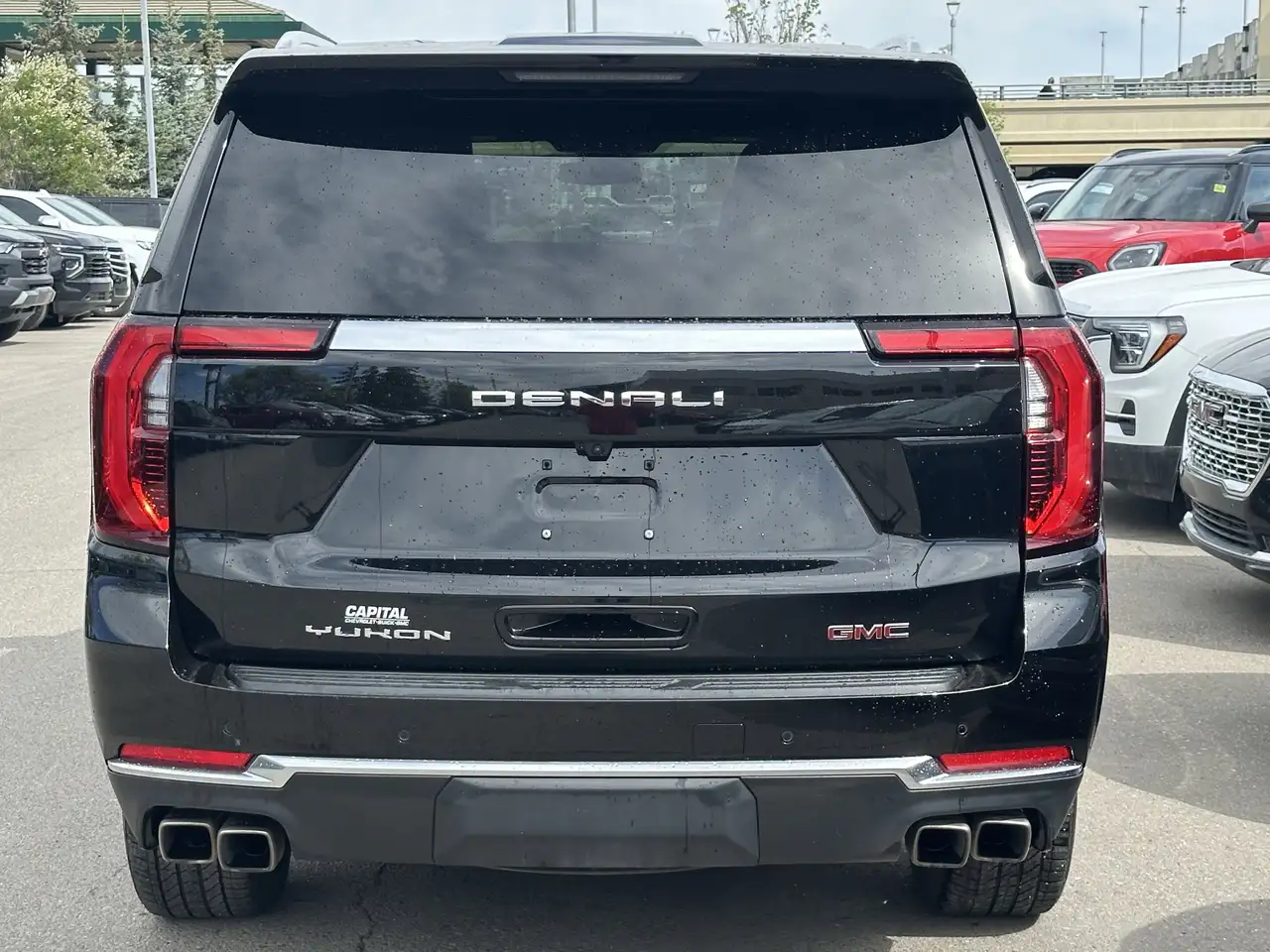GMC Yukon снимка GMC Yukon