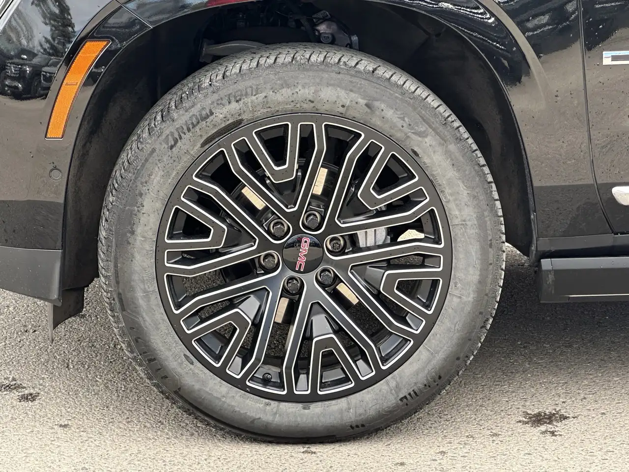 GMC Yukon снимка GMC Yukon