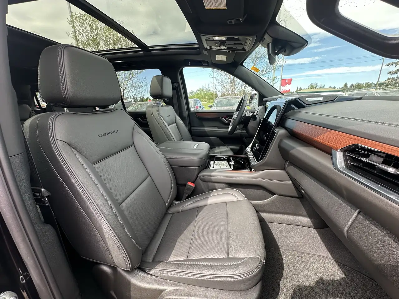 GMC Yukon снимка GMC Yukon