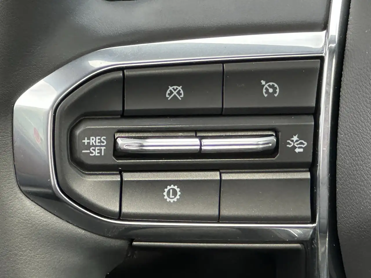 GMC Yukon снимка GMC Yukon