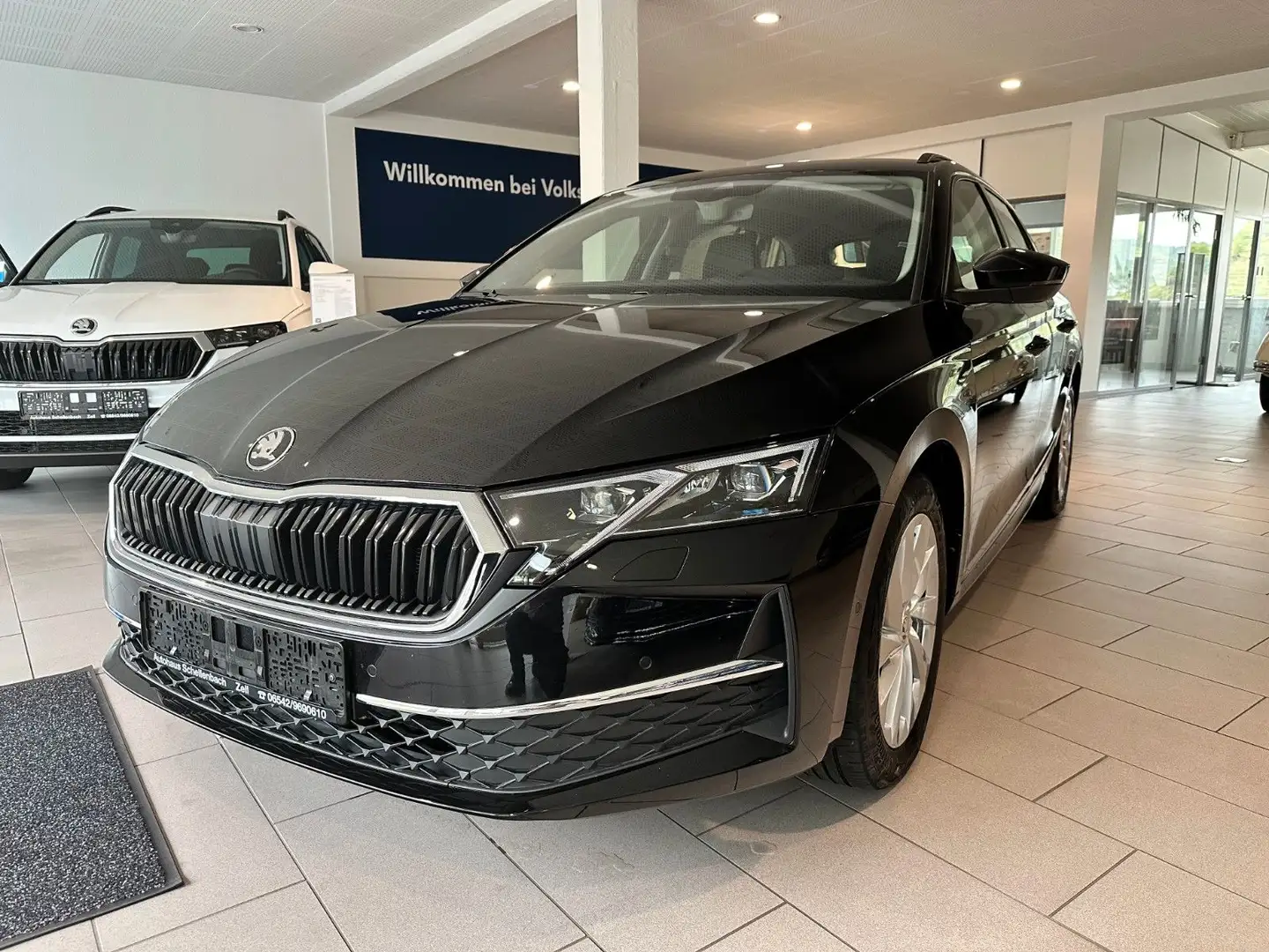 Skoda Octavia Combi*MATRIX*CANTON*AHK*LEDER* Schwarz - 1