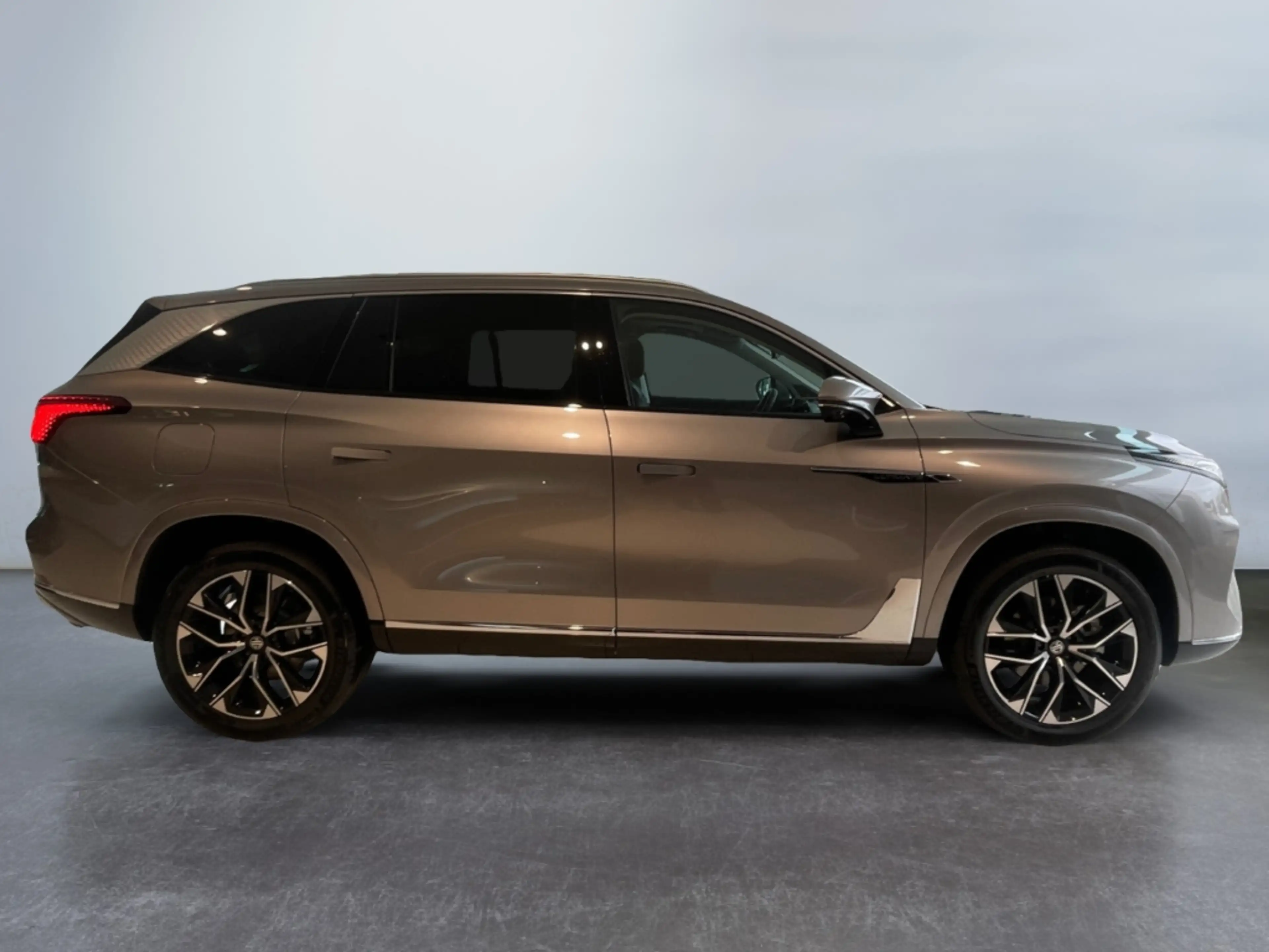 MG MGS9 Premium 7-Sitzer — photo 9