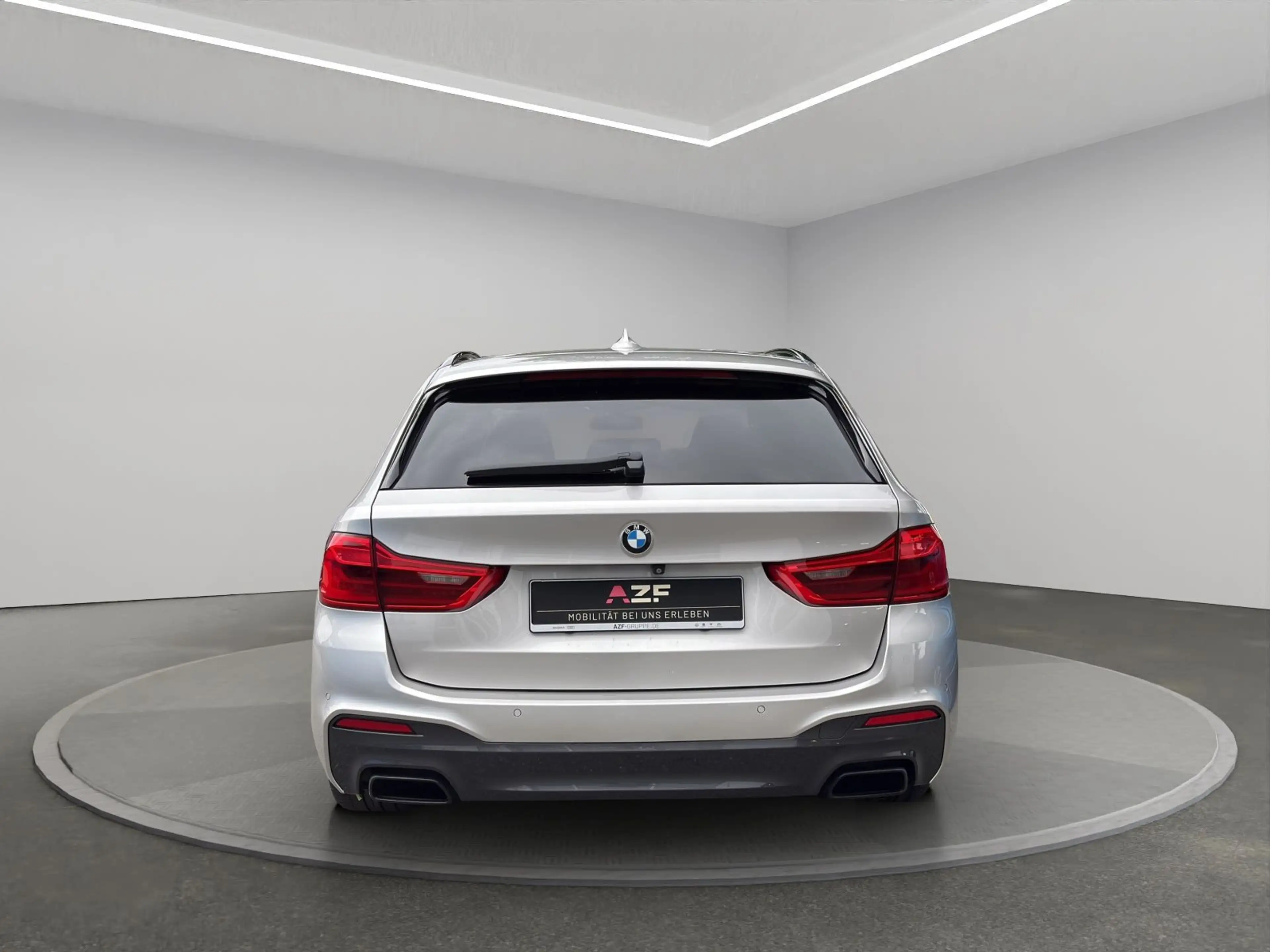 BMW M550 d xDrive Aut. AHK+NAVI+LED+HARMAN/KARDON — photo 7