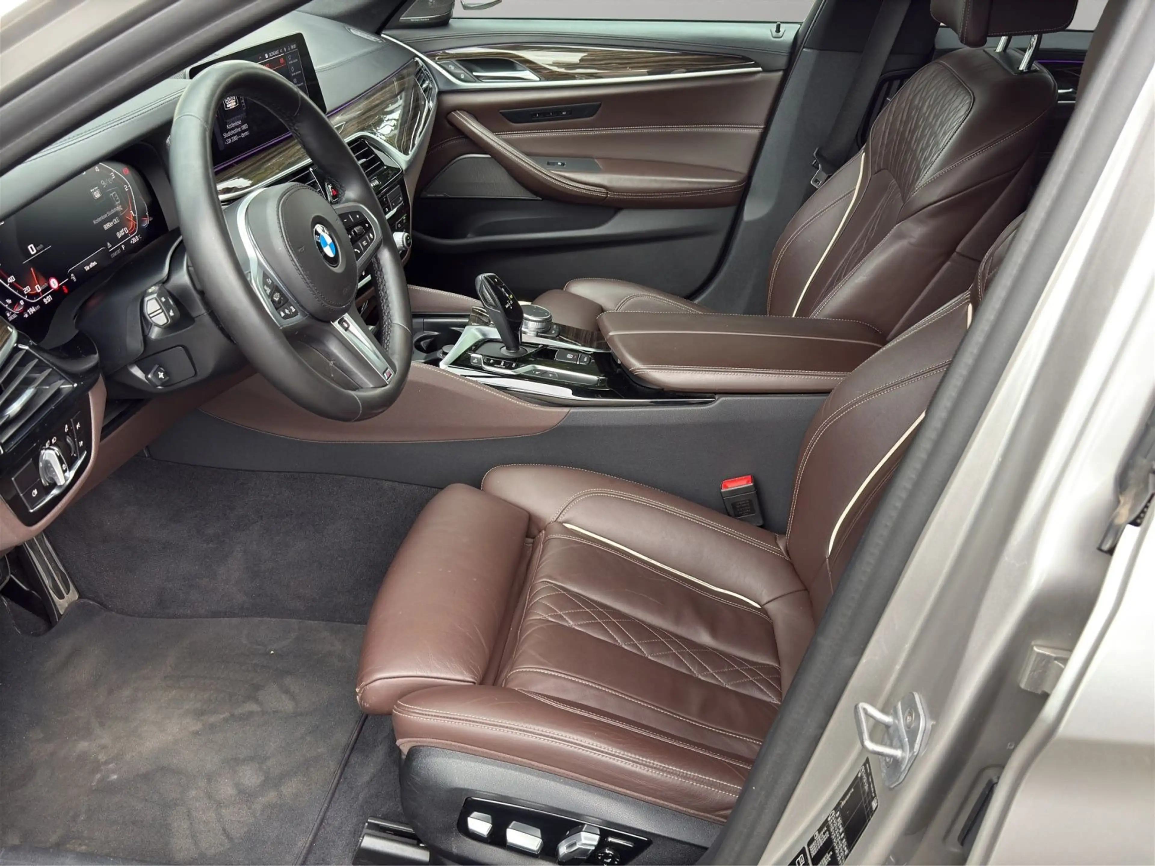 BMW M550 d xDrive Aut. AHK+NAVI+LED+HARMAN/KARDON — photo 9