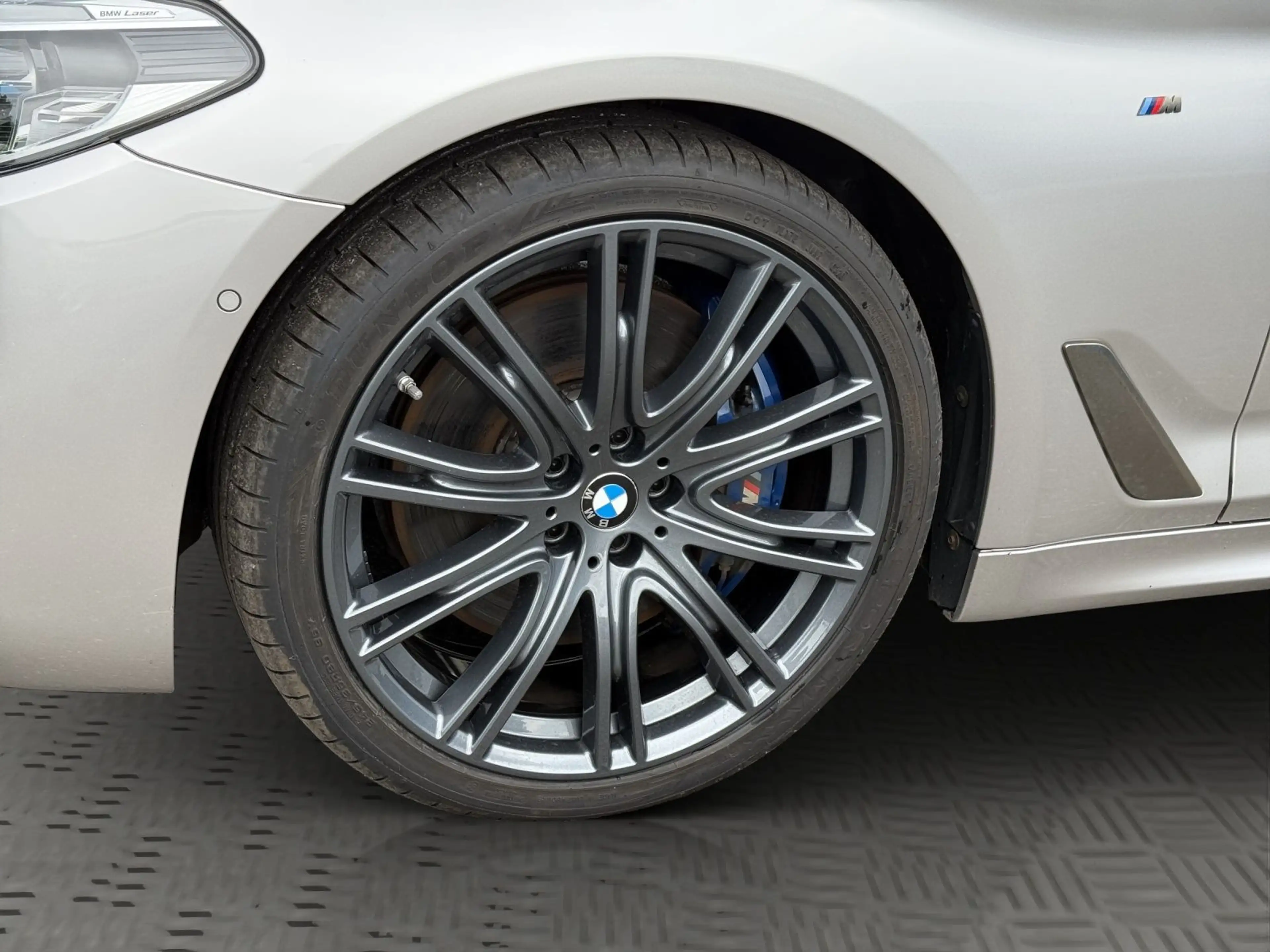 BMW M550 d xDrive Aut. AHK+NAVI+LED+HARMAN/KARDON — photo 8