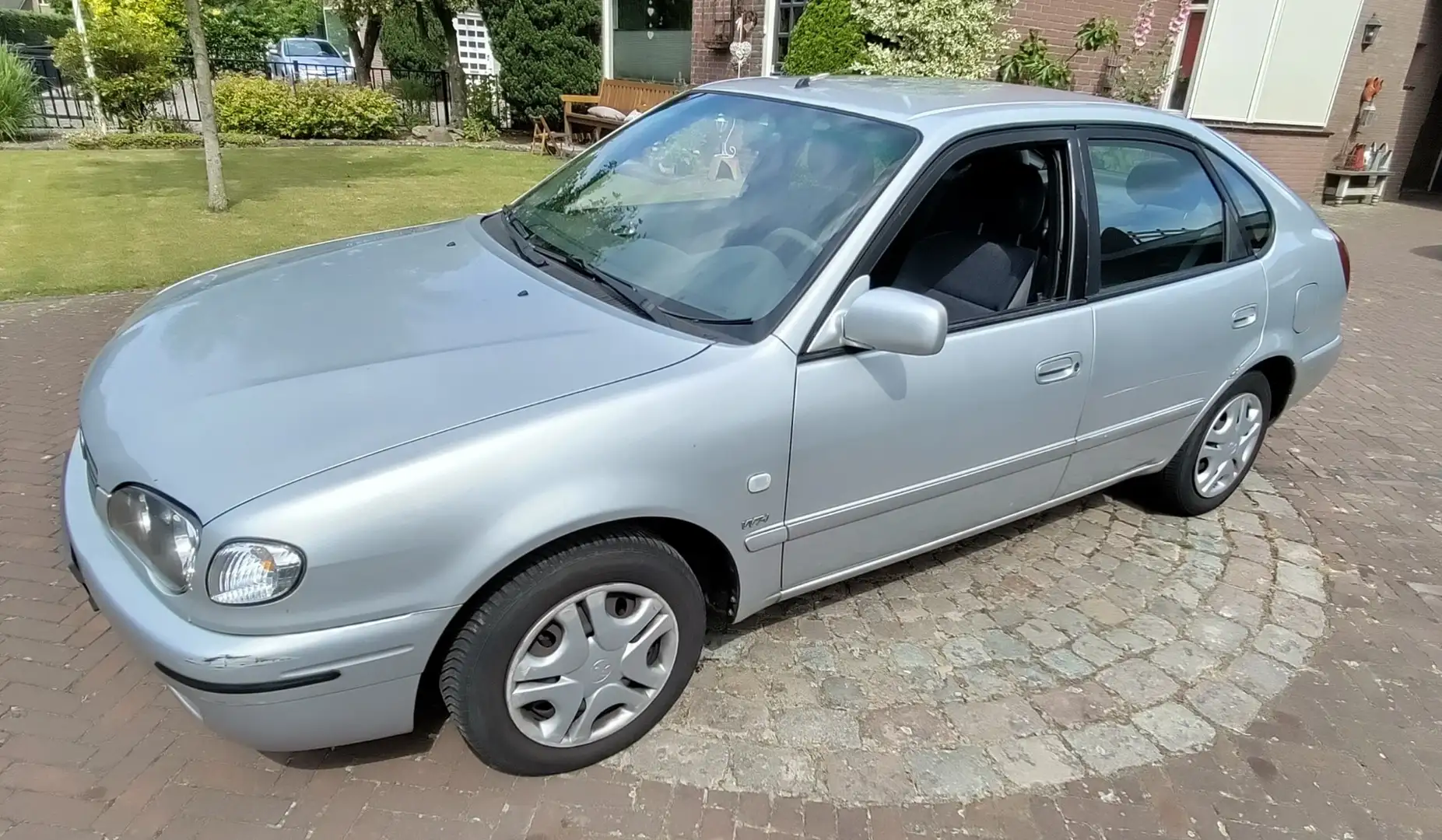 Toyota Corolla 1.6 VVT-i Terra Серый - 1