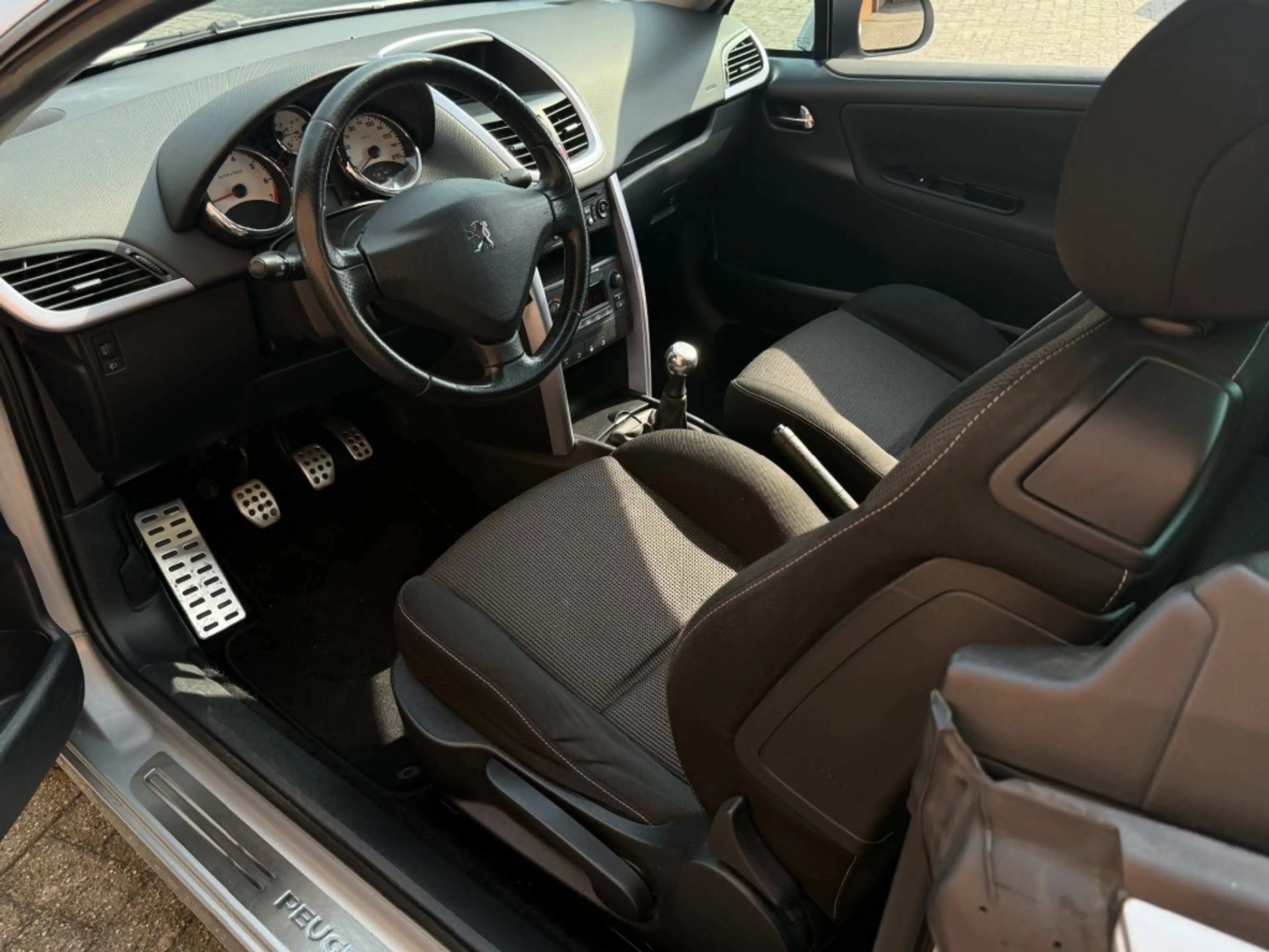 Peugeot 207 1.6 VTI XS — photo 8