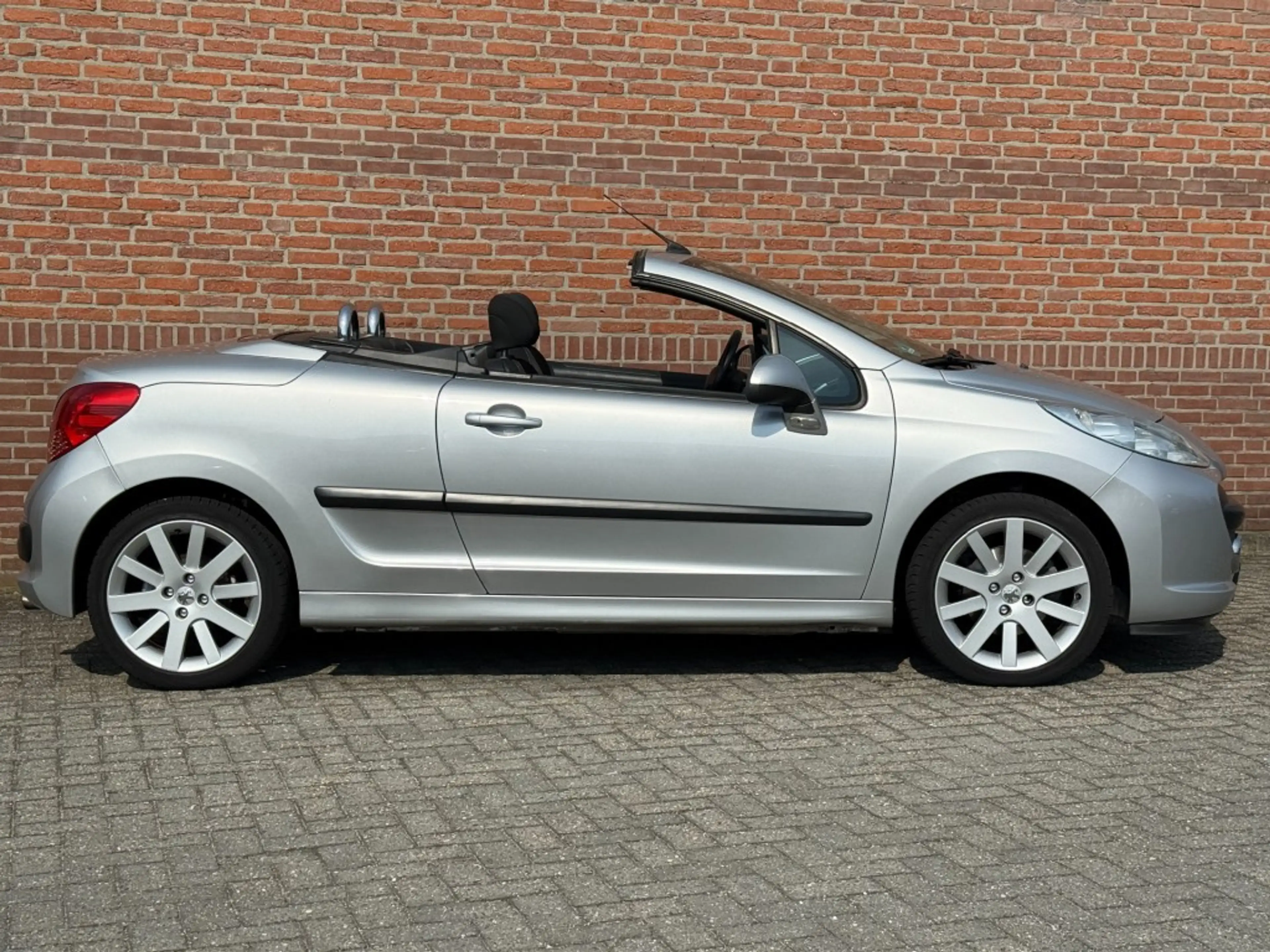 Peugeot 207 1.6 VTI XS — photo 3