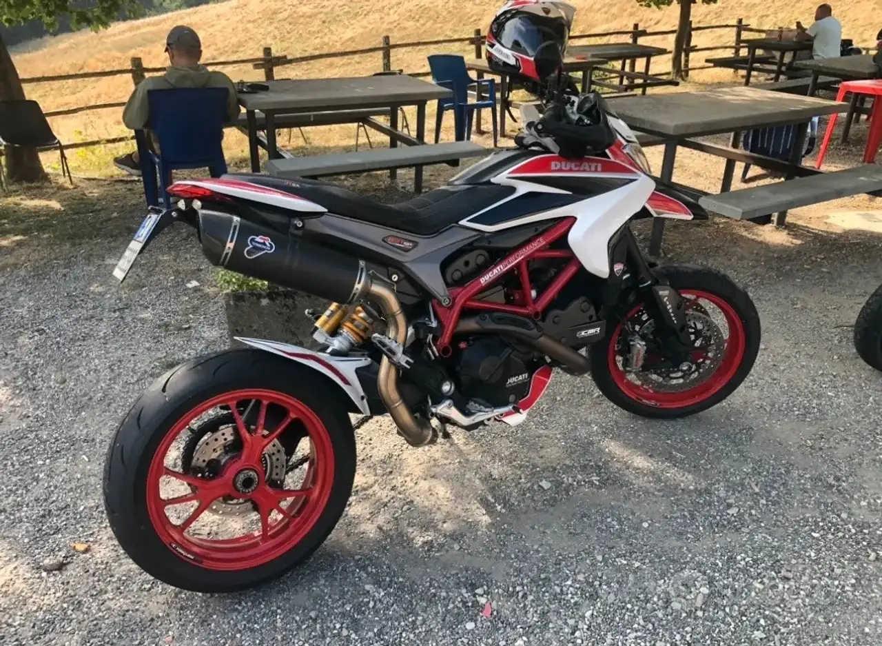Ducati Hypermotard 821
