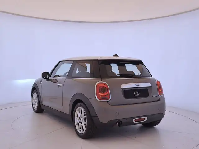 Mini Hatch view 7
