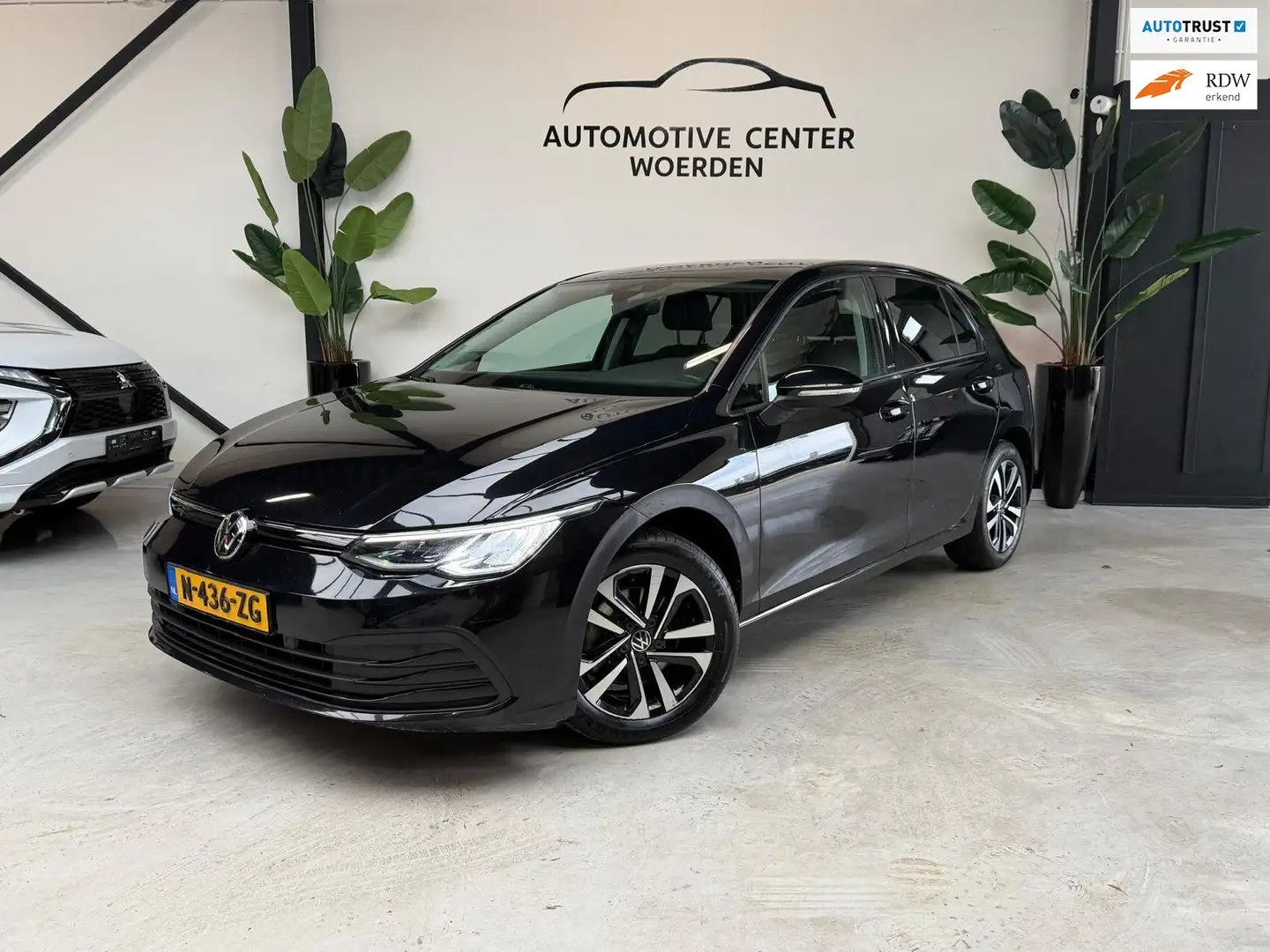 Volkswagen Golf 2.0 TDI Style AUTOMAAT SFEERVERLICHTING TREKHAAK Schwarz - 1