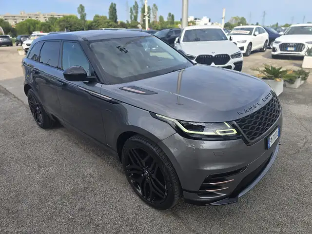 Land Rover Range Rover Velar view 4