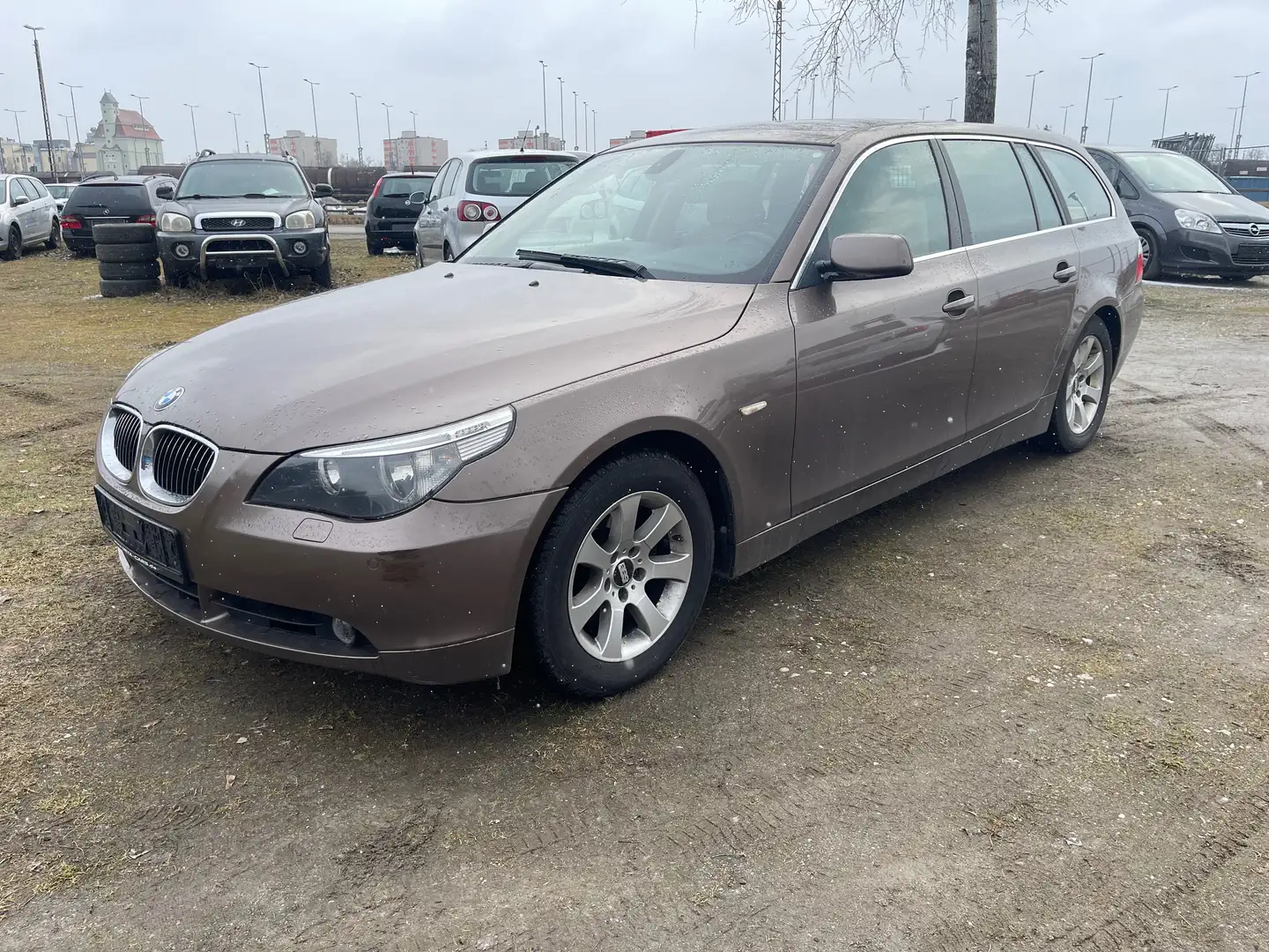 BMW 525 Touring 525d Autom/Navi/Temp/Leder/Sitzh++ Grijs - 1