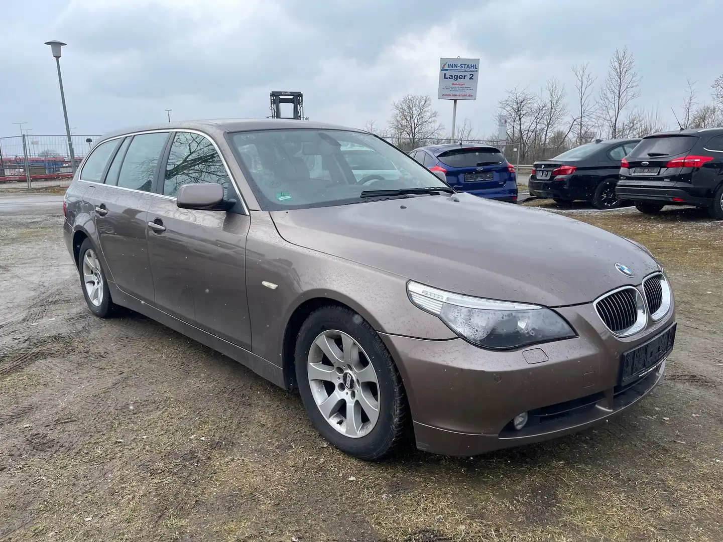 BMW 525 Touring 525d Autom/Navi/Temp/Leder/Sitzh++ Grijs - 2