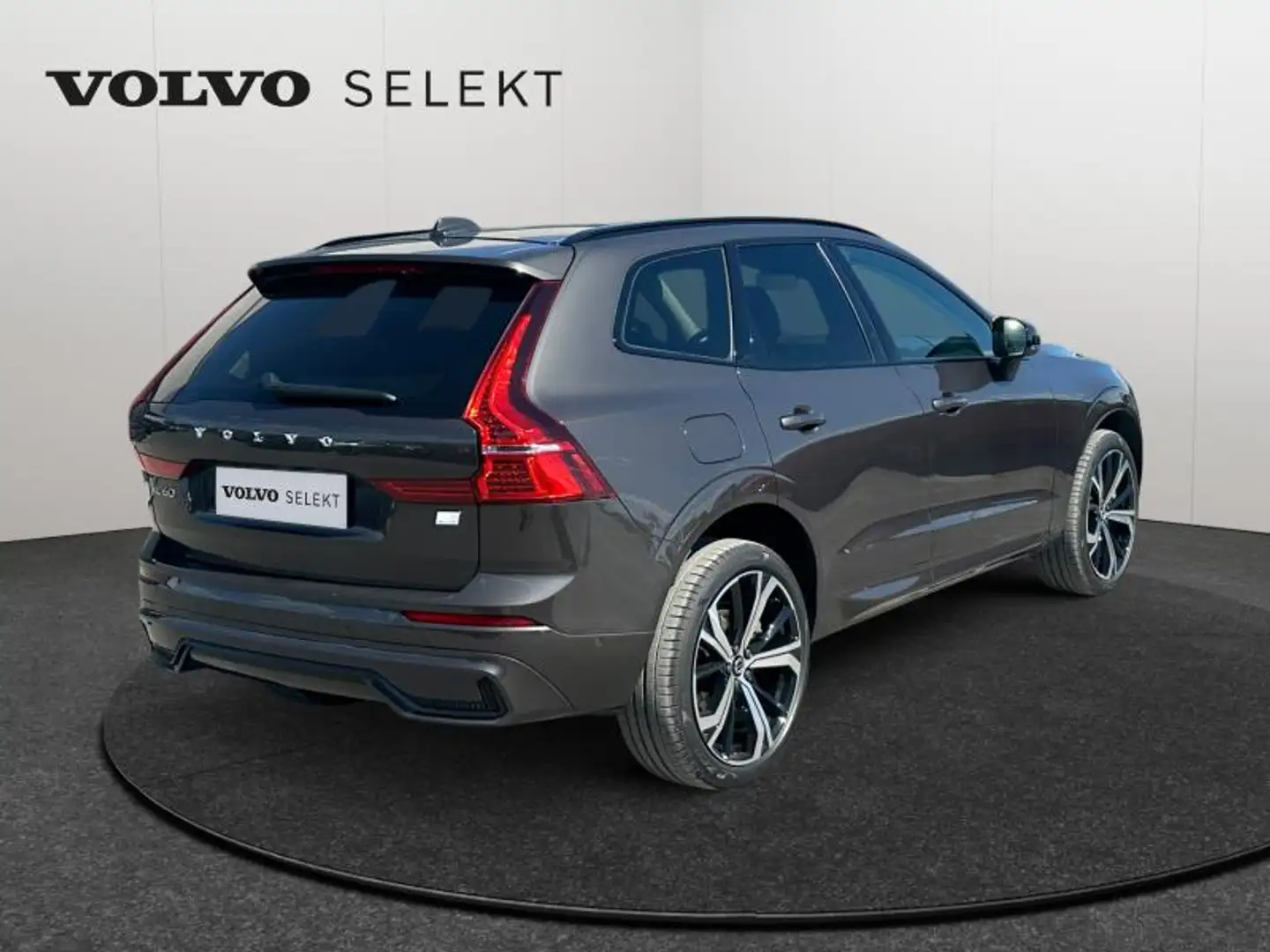 Volvo XC60 T6 AWD Plus Dark / Hybride Gris - 2
