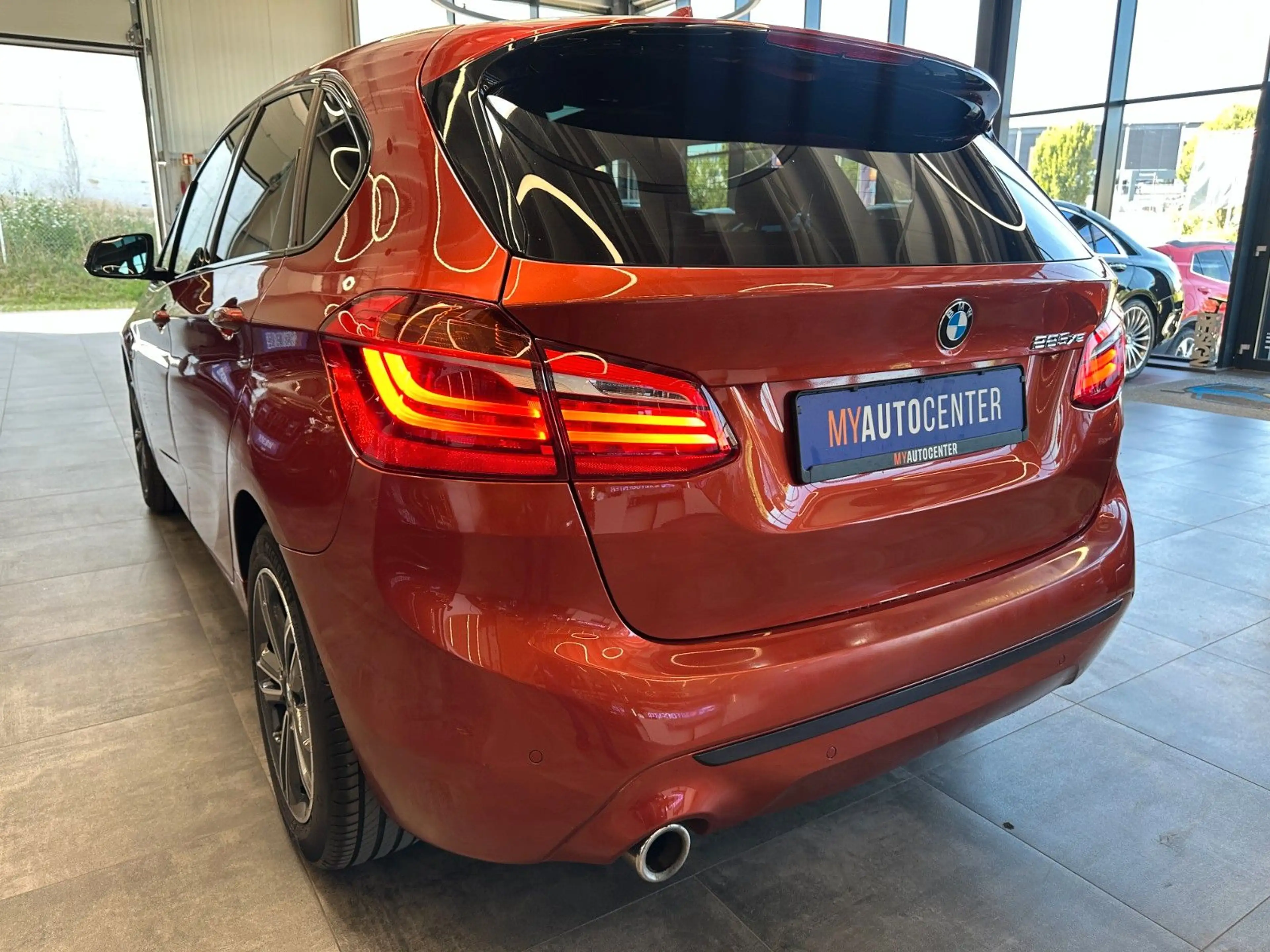 BMW 225 Sport Line *Pano*Navi*LED* — photo 5
