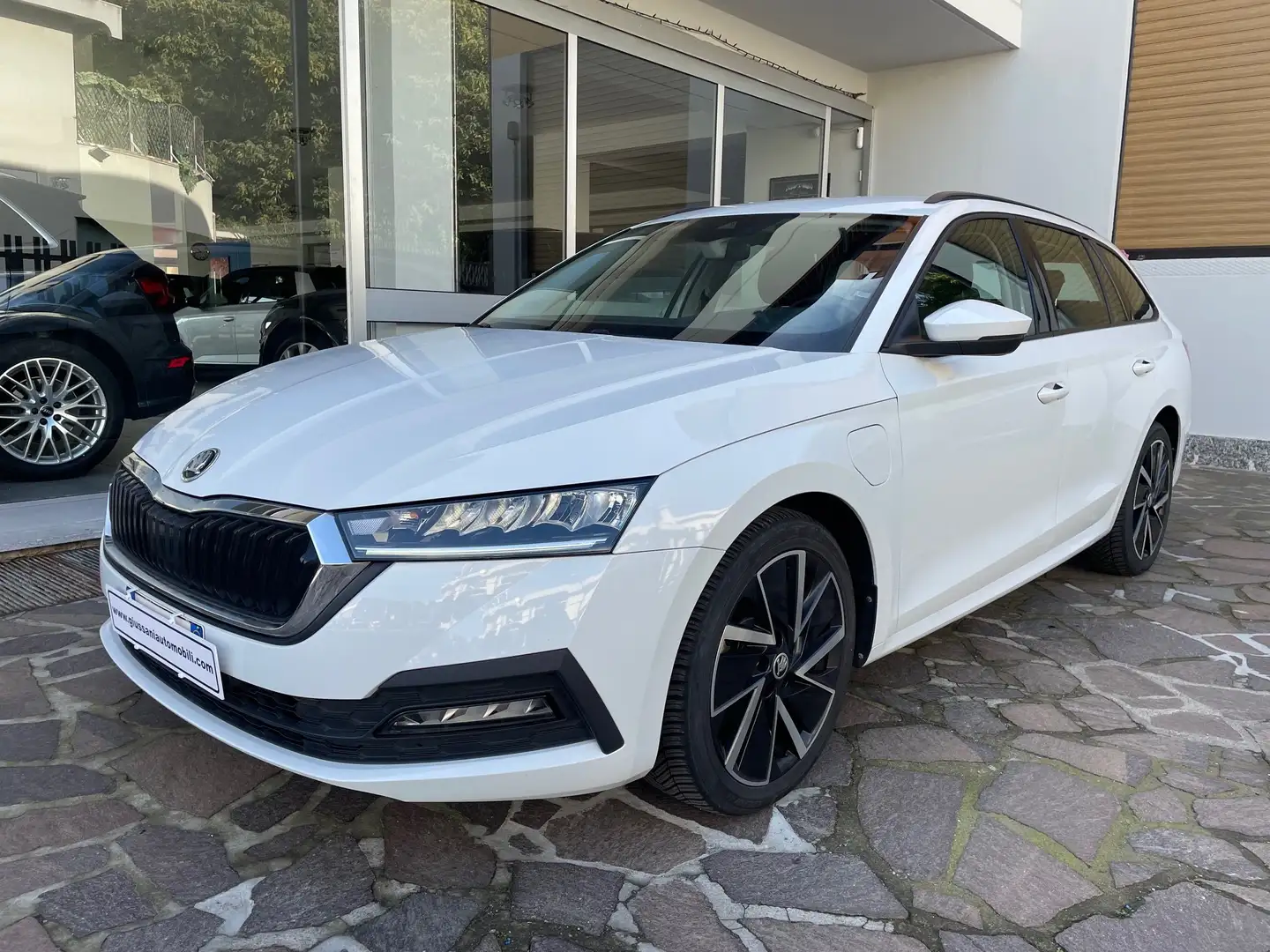 Skoda Octavia Wagon 1.4 tsi phev Executive dsg UNICO PROPRIETARI Bianco - 1