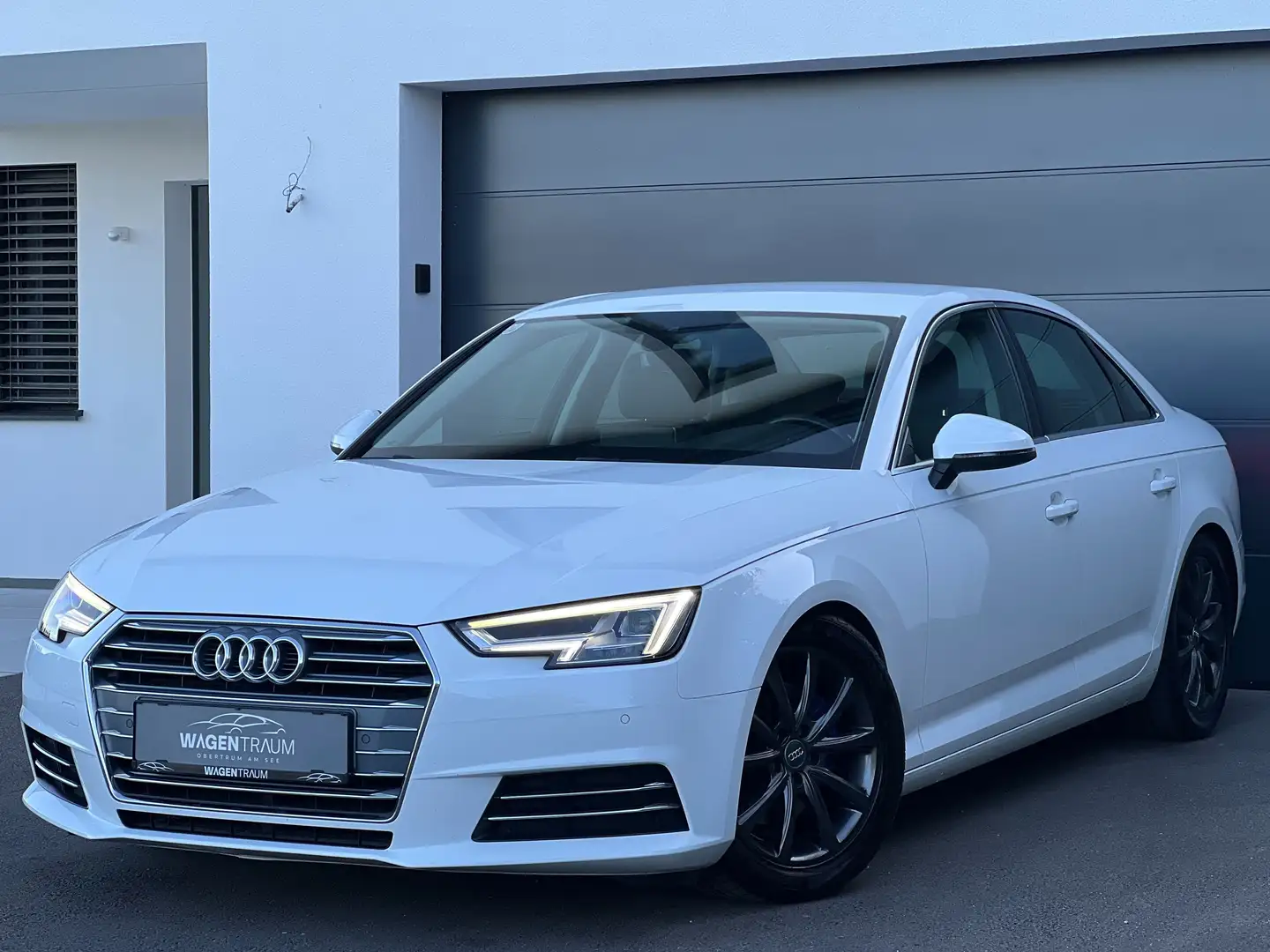 Audi A4 sport ultra*KEYLESS*SHZ*NAVI*8FACH*AMBIENTE*KREDIT Weiß - 1