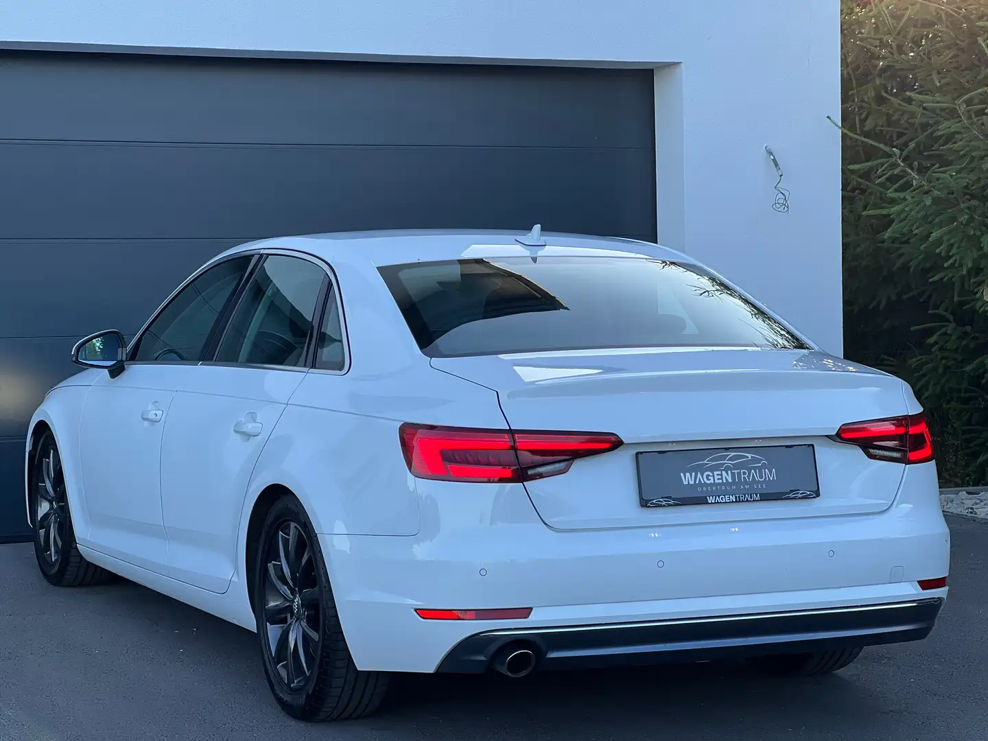 Audi A4 sport ultra*KEYLESS*SHZ*NAVI*8FACH*AMBIENTE*KREDIT Weiß - 2