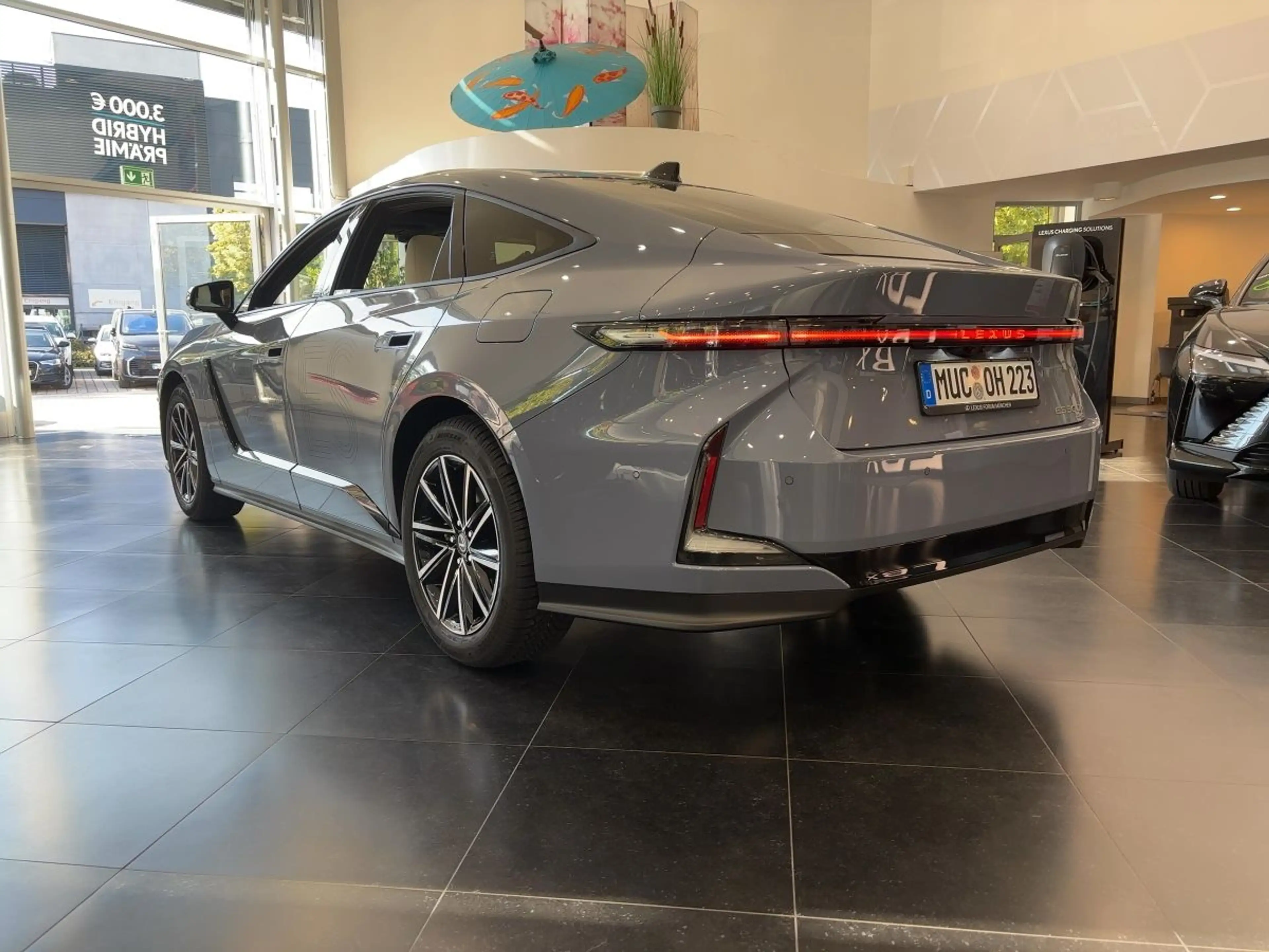 Lexus ES 300 H Executive 4X4 — photo 3