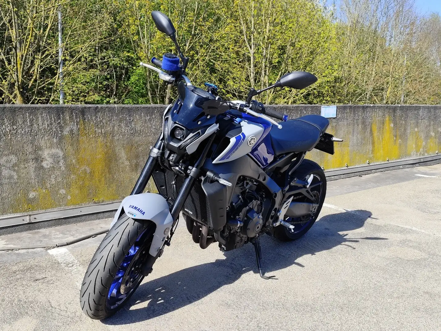 Yamaha MT-09 Akrapovic Racing Carbon Blauw - 1