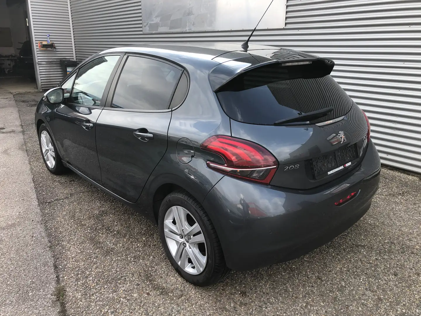 Peugeot 208 208 Style 1,2 PureTech 82 #SUPER AUSSTATTUNG#TOP # Grau - 2