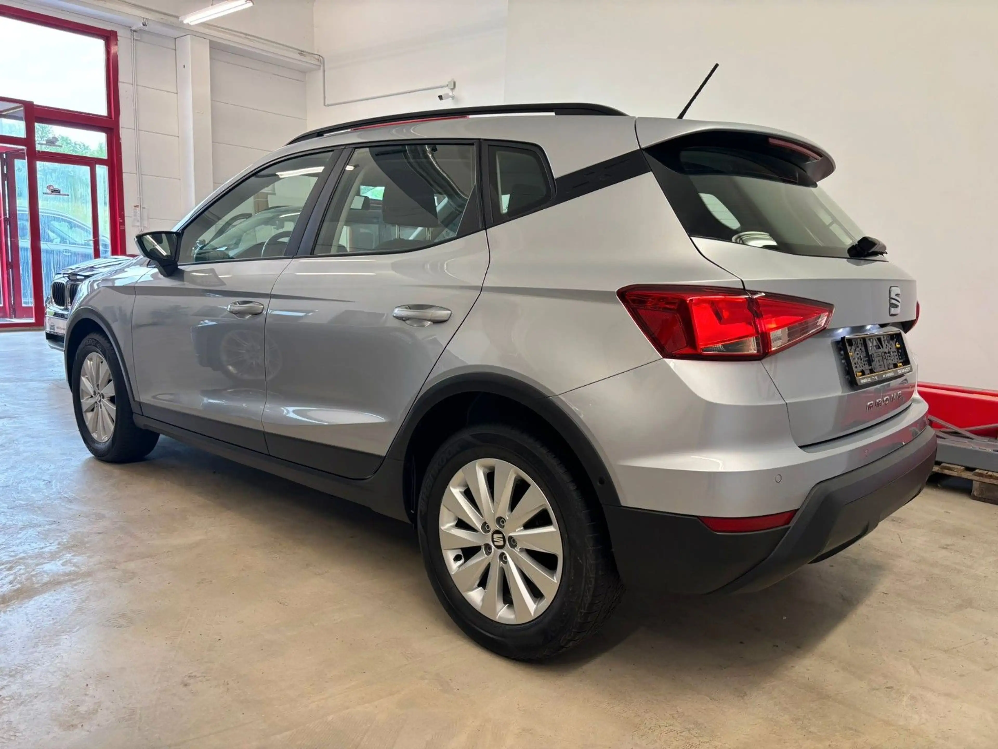 SEAT Arona Style**NAVI**SHZ**PDC**R-KAMERA** — photo 4