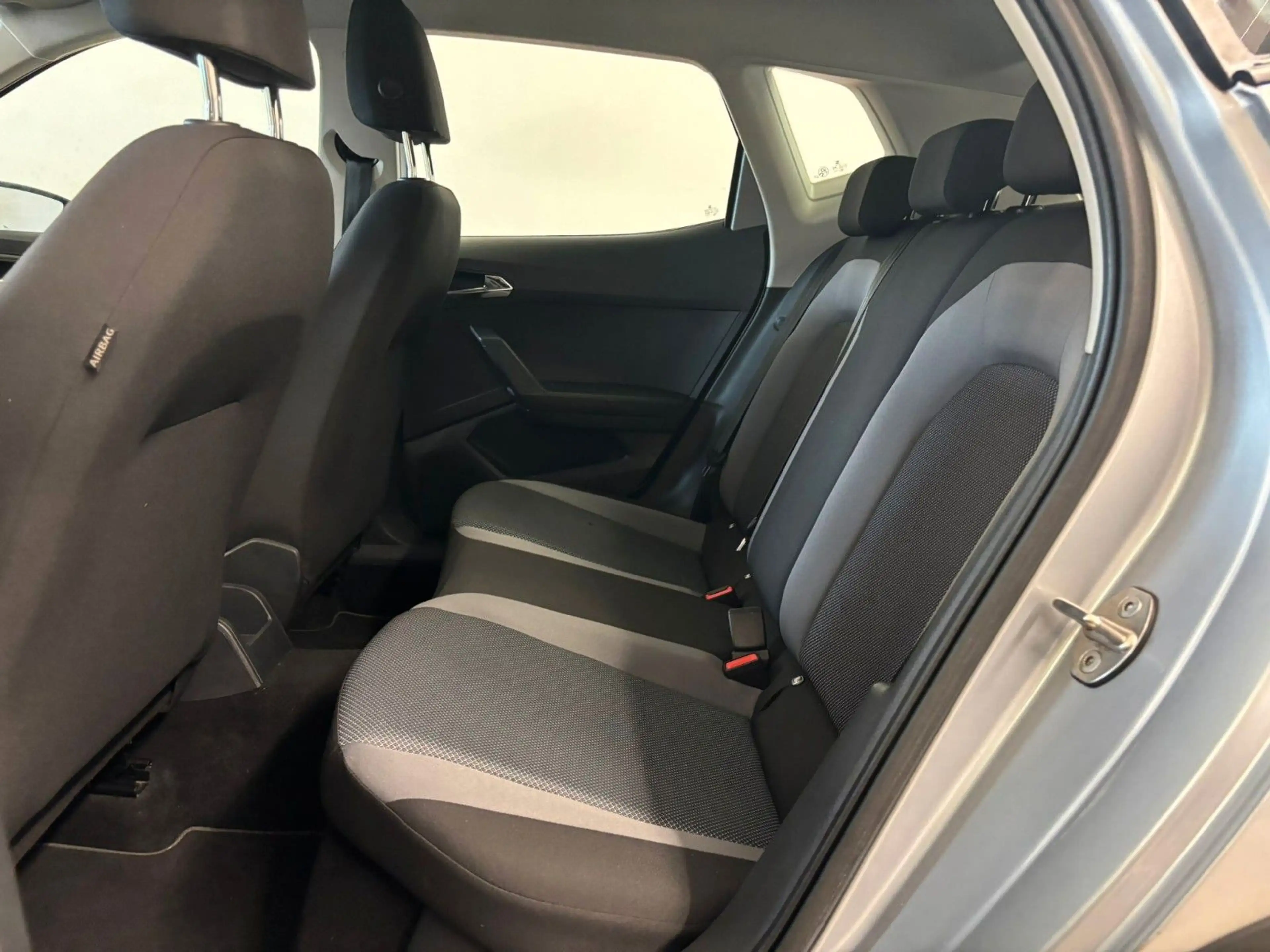 SEAT Arona Style**NAVI**SHZ**PDC**R-KAMERA** — photo 12