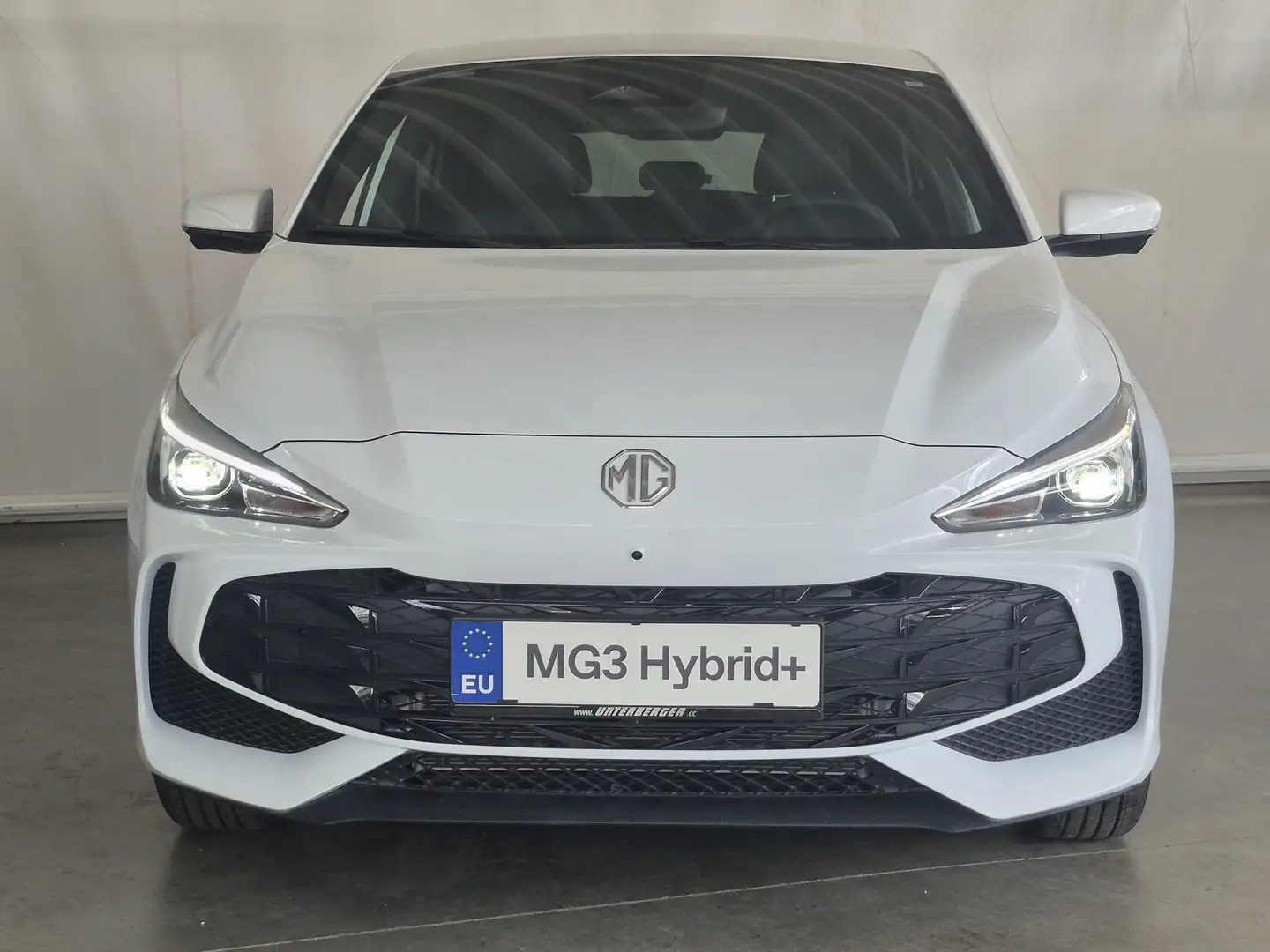 MG MG3 Hybrid+ 1,5 Luxury Weiß - 2