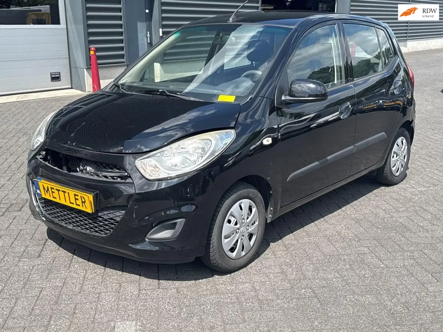 Hyundai i10 1.1 i-Drive Cool Zwart - 1