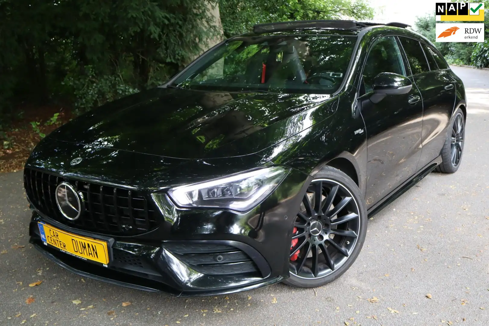 Mercedes-Benz CLA 35 AMG Shooting Brake 4MATIC Pano Burmester Camera Schwarz - 1