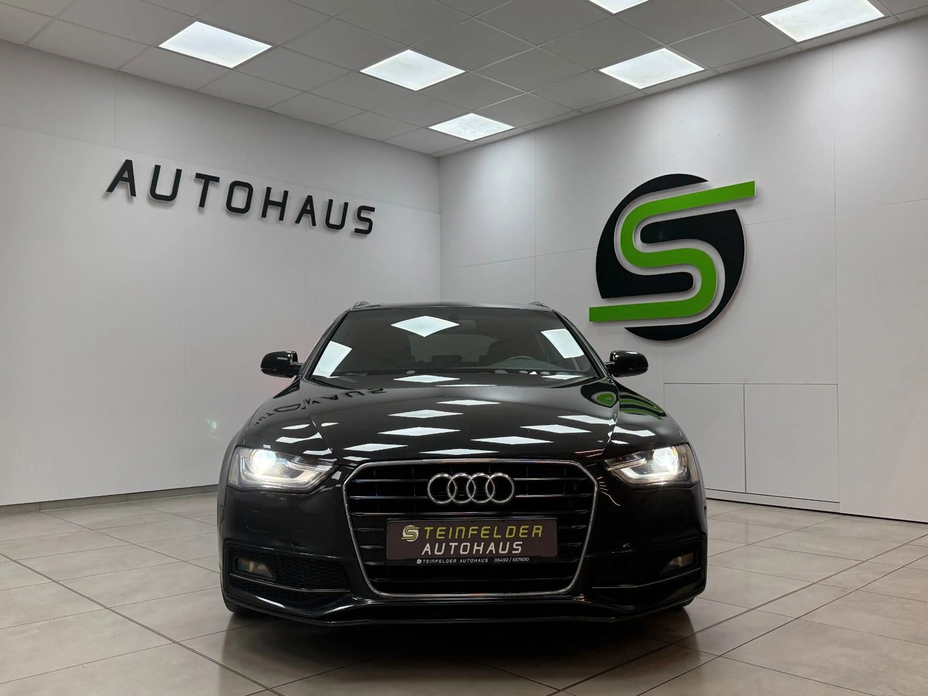 Audi A4 Avant S line Sportpaket  / PANORAMA / XENON — photo 2